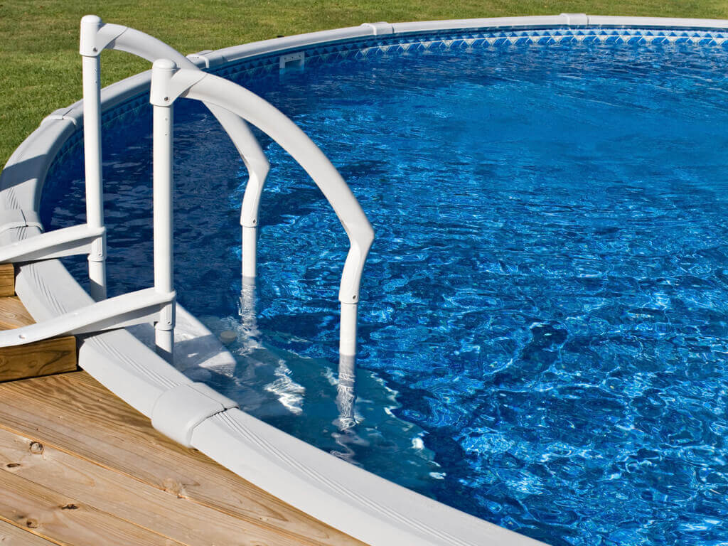 above ground pool with ladder