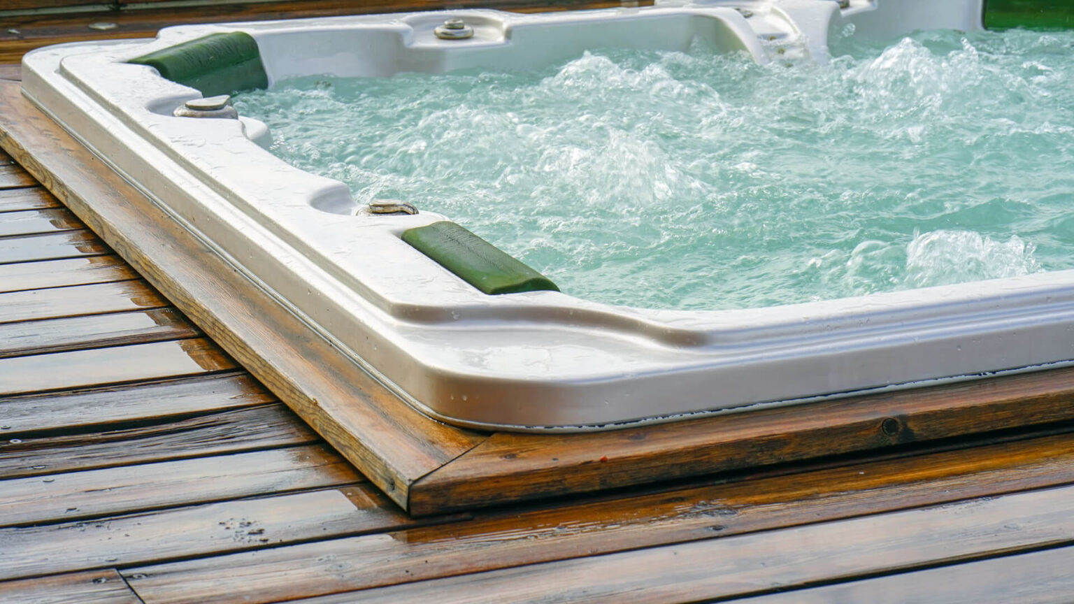 What to Look For When Shopping For a Hot Tub Aqua Leisure