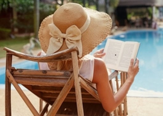 summer-holidays-woman-reading-book